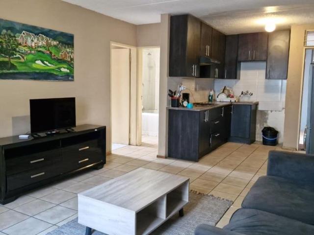 3 Bedroom Apartment / Flat To Rent in Westdene