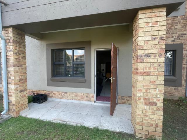 3 Bedroom Apartment / Flat To Rent in Whiteridge