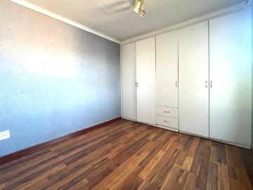 3 Bedroom Apartment / Flat To Rent in Winchester Hills