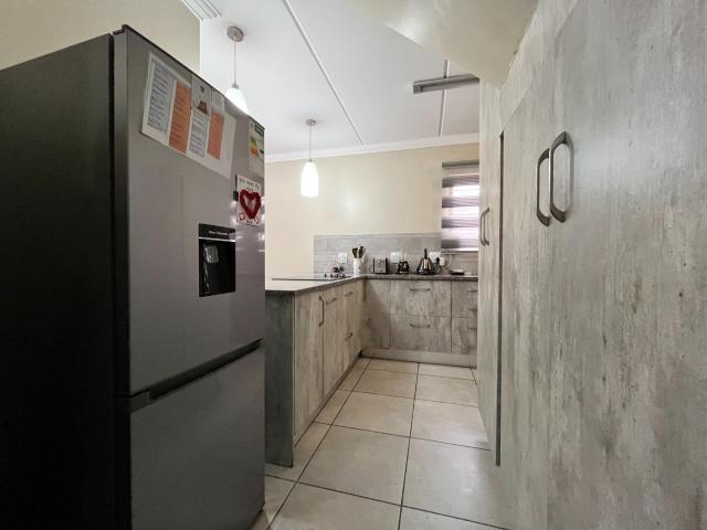 3 Bedroom Apartment / Flat To Rent in Amberfield
