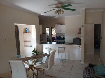 3 Bedroom Apartment / Flat To Rent in Arboretum