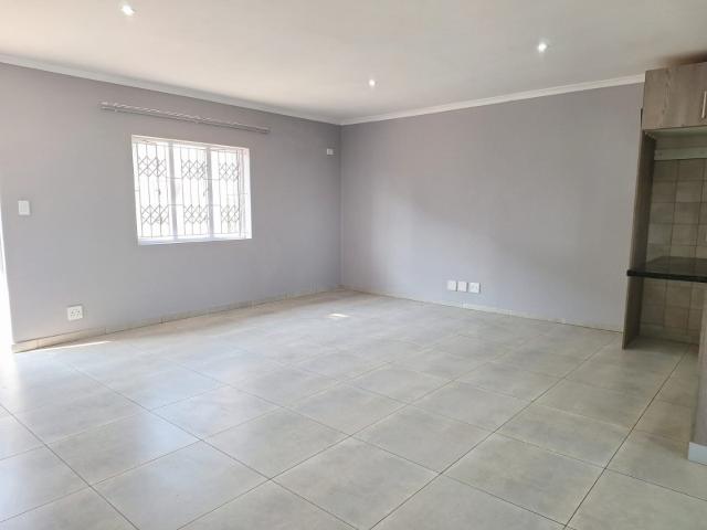 3 Bedroom Apartment / Flat To Rent in Athlone Park
