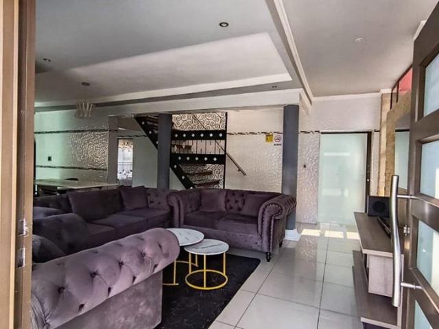 3 Bedroom Apartment / Flat to Rent in Aviary Hill