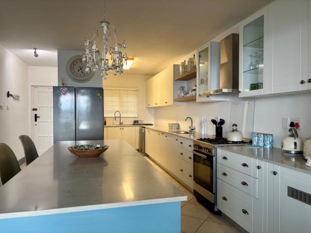 3 Bedroom Apartment / Flat To Rent in Ballito Central