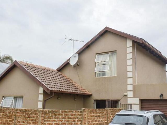 3 Bedroom Apartment / Flat to Rent in Brentwood Park