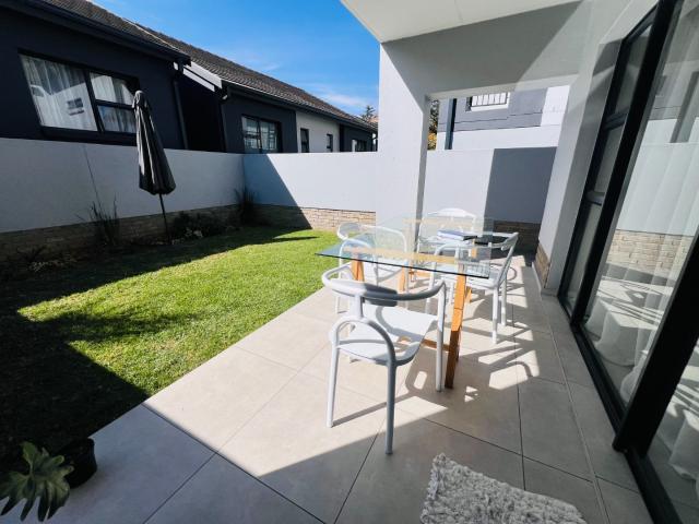 3 Bedroom Apartment / Flat To Rent in Bryanston