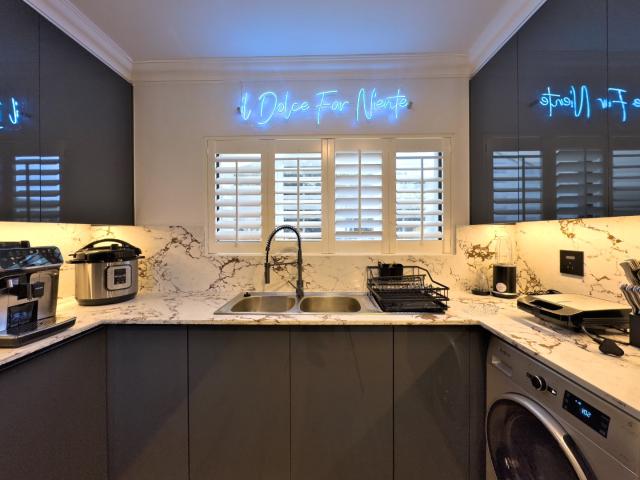 3 Bedroom Apartment / Flat To Rent in Central Beach