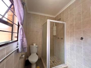 3 Bedroom Apartment / Flat To Rent in Chancliff AH