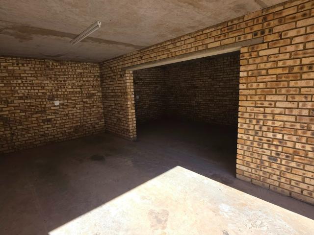 3 Bedroom Apartment / Flat To Rent in Elarduspark
