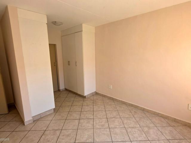 3 Bedroom Apartment / Flat To Rent in Elarduspark