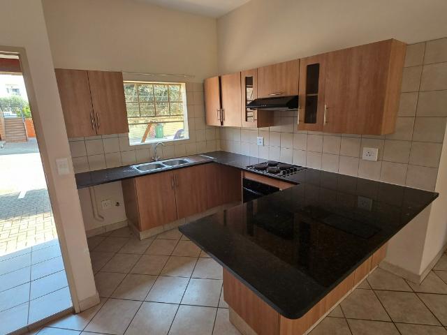 3 Bedroom Apartment / Flat To Rent in Elarduspark