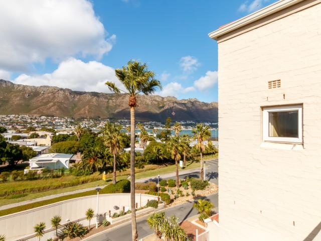 3 Bedroom Apartment / Flat To Rent in Harbour Island
