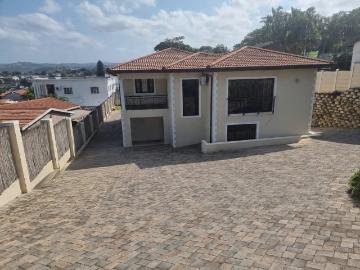 3 Bedroom Apartment / Flat To Rent in Hillary