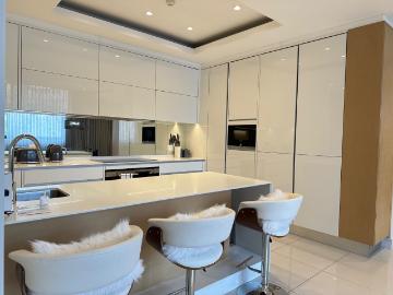 3 Bedroom Apartment / Flat To Rent in Houghton Estate