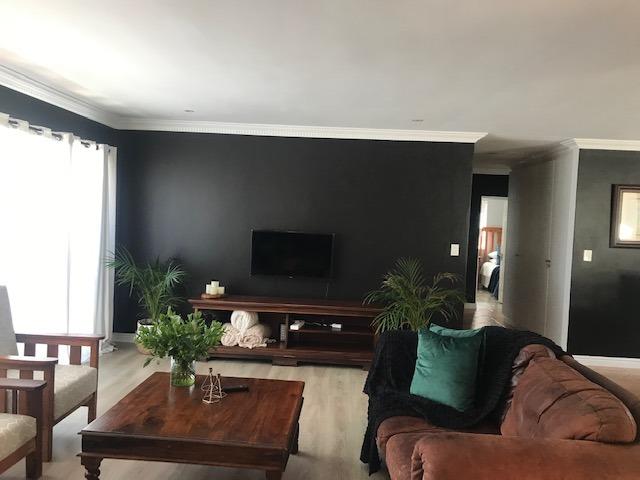 3 Bedroom Apartment / Flat To Rent in Knysna Central