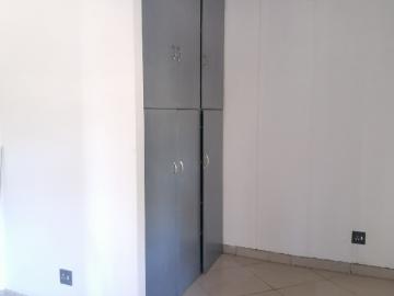 3 Bedroom Apartment / Flat To Rent in Kroonstad Central
