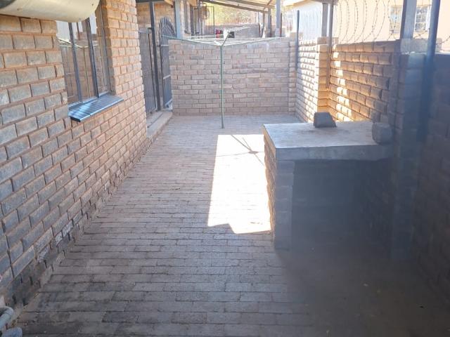 3 Bedroom Apartment / Flat To Rent in Kuruman