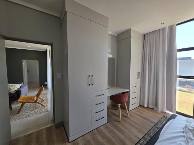 3 Bedroom Apartment / Flat To Rent in Midstream Estate
