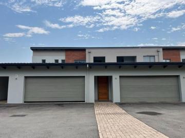 3 Bedroom Apartment / Flat to Rent in Montrose