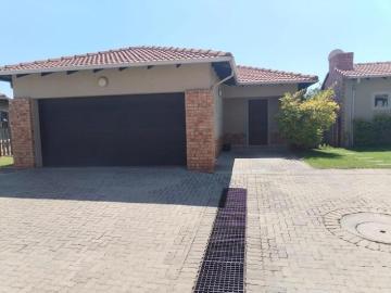 3 Bedroom Apartment / Flat to Rent in Noordwyk
