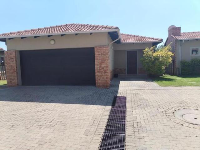3 Bedroom Apartment / Flat to Rent in Noordwyk