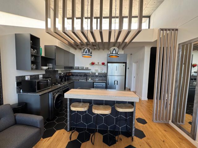 3 Bedroom Apartment / Flat To Rent in Paardevlei