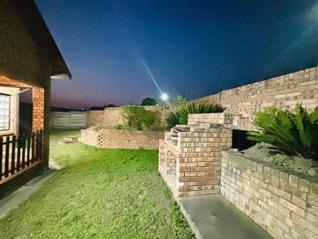 3 Bedroom Apartment / Flat to Rent in Pioneer Park