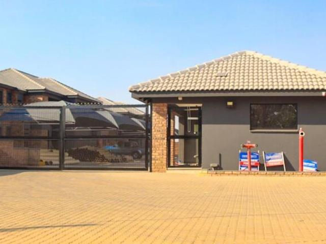 3 Bedroom Apartment / Flat to Rent in Rynfield Ah