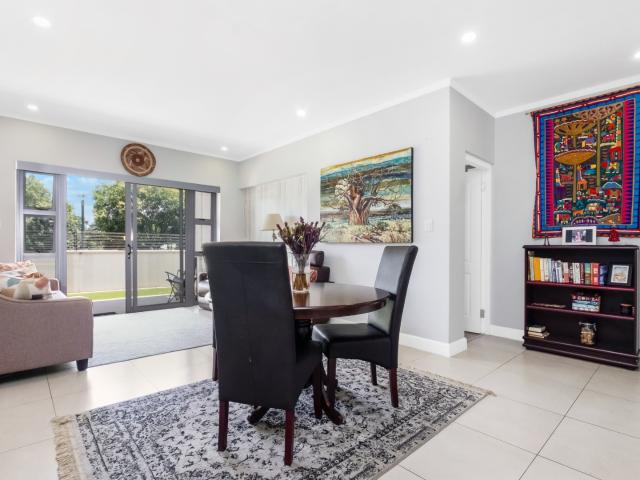 3 Bedroom Apartment / Flat To Rent in Saxonwold