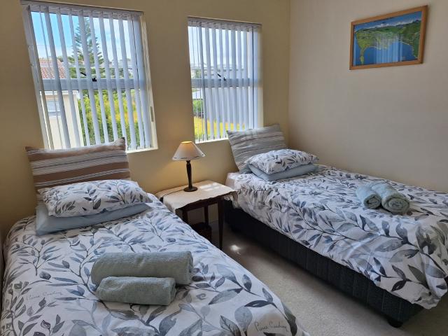 3 Bedroom Apartment / Flat To Rent in Seaside Longships