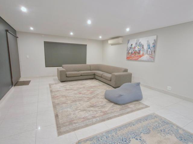 3 Bedroom Apartment / Flat To Rent in Sherwood