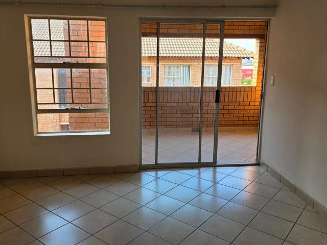 3 Bedroom Apartment / Flat To Rent in Silver Lakes