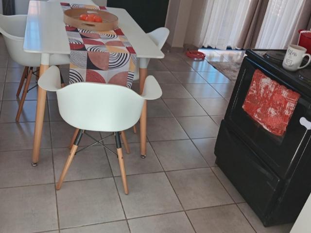 3 Bedroom Apartment / Flat To Rent in South Hills