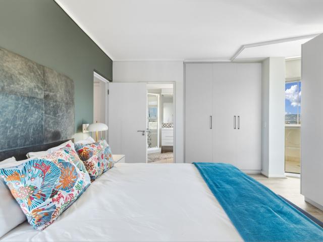 3 Bedroom Apartment / Flat To Rent in Strand North
