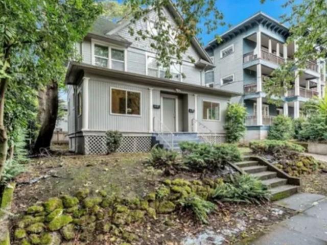 3 Bedroom Apartment for Rent at 1415 Se Main St #3, Portland, OR 97214 Buckman