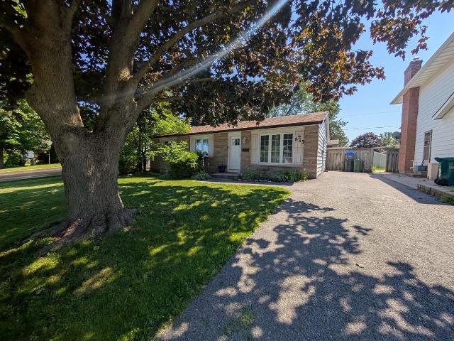 3 Bedroom Apartment for Rent at 835 Pembridge Cres, Kingston, ON K7M 6B5 Bayridge East