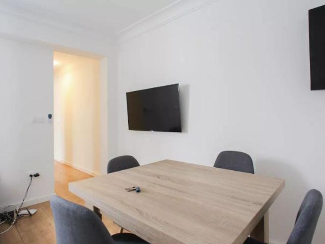 3 bedroom apartment for rent in modern 3 bedroom apartment in Quatre Carreres
