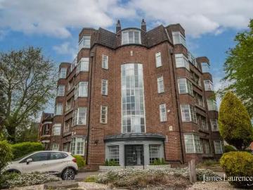 3 bedroom apartment for rent in Norfolk Court, Hagley Road, Ed.