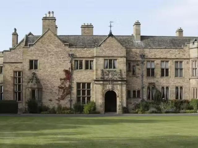 3 bedroom apartment for rent in Abbotsford Road, North Berwick.