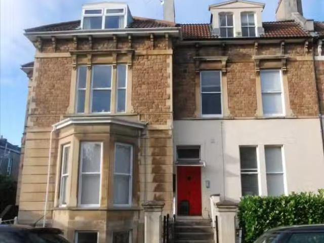 3 bedroom apartment for rent in Aberdeen Road, Garden Flat, BS6