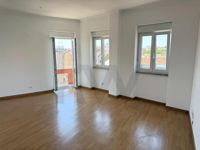 3 bedroom apartment for rent in Alcântara