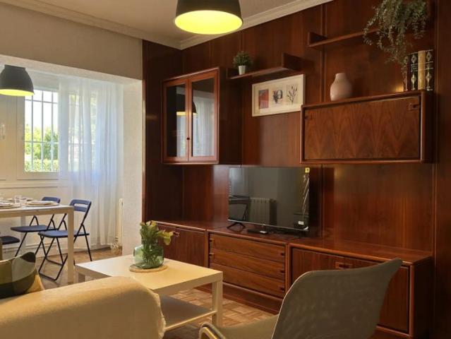 3 bedroom apartment for rent in Aluche, professionals and students