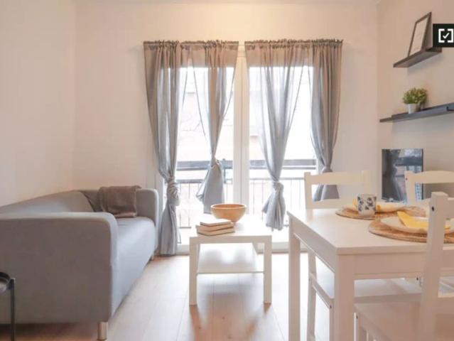 3 bedroom apartment for rent in Aluche, suitable for couples and professionals