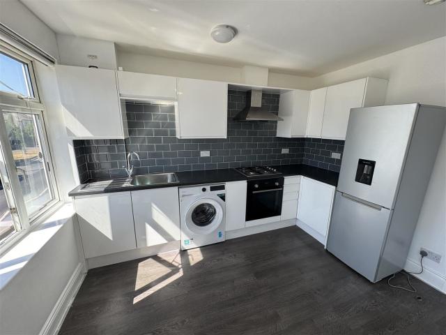 3 bedroom apartment for rent in Billet Road, Walthamstow, E17