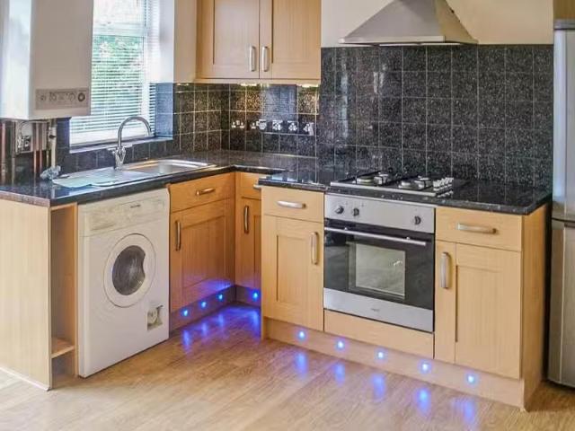 3 bedroom apartment for rent in Braemar Avenue, Bristol, BS7