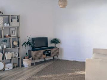 3 bedroom apartment for rent in Cubelles, no pets