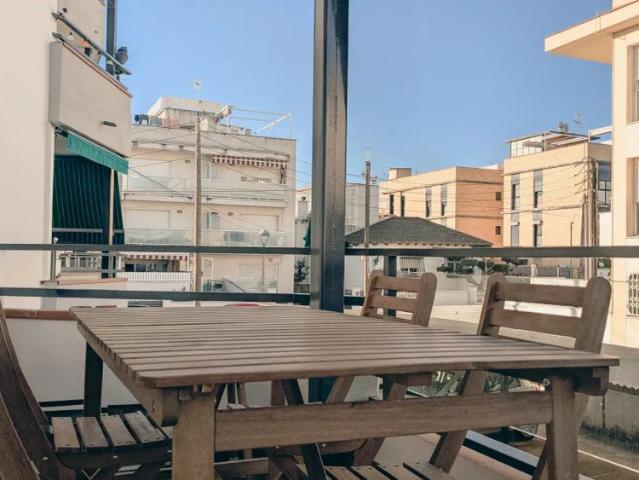 3 bedroom apartment for rent in Cubelles, no pets