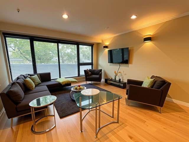 3 bedroom apartment for rent in Custom House, London