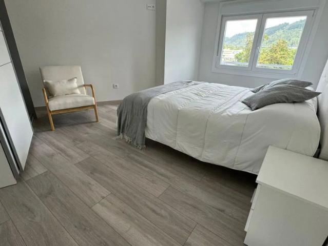3 bedroom apartment for rent in Caldas de Reis, bills included