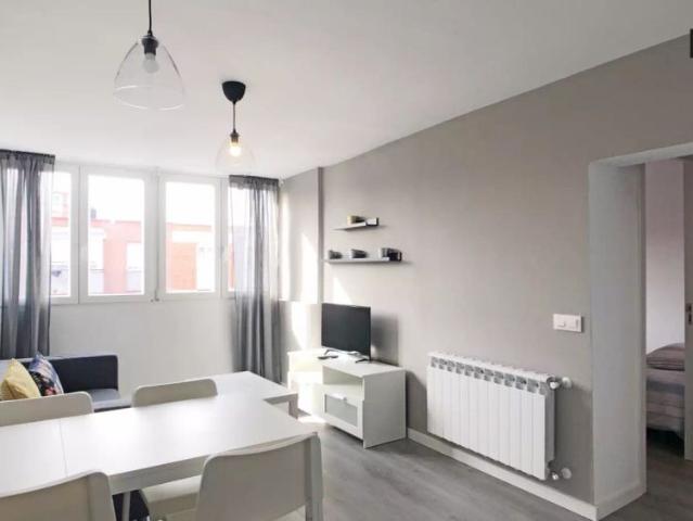 3 bedroom apartment for rent in Campamento, perfect for professionals or students